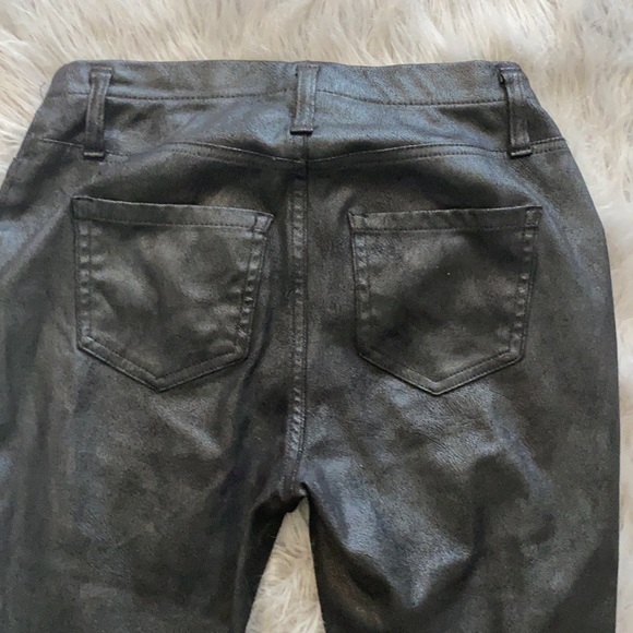 Faux leather pants w/ cropped T - Picture 2 of 4